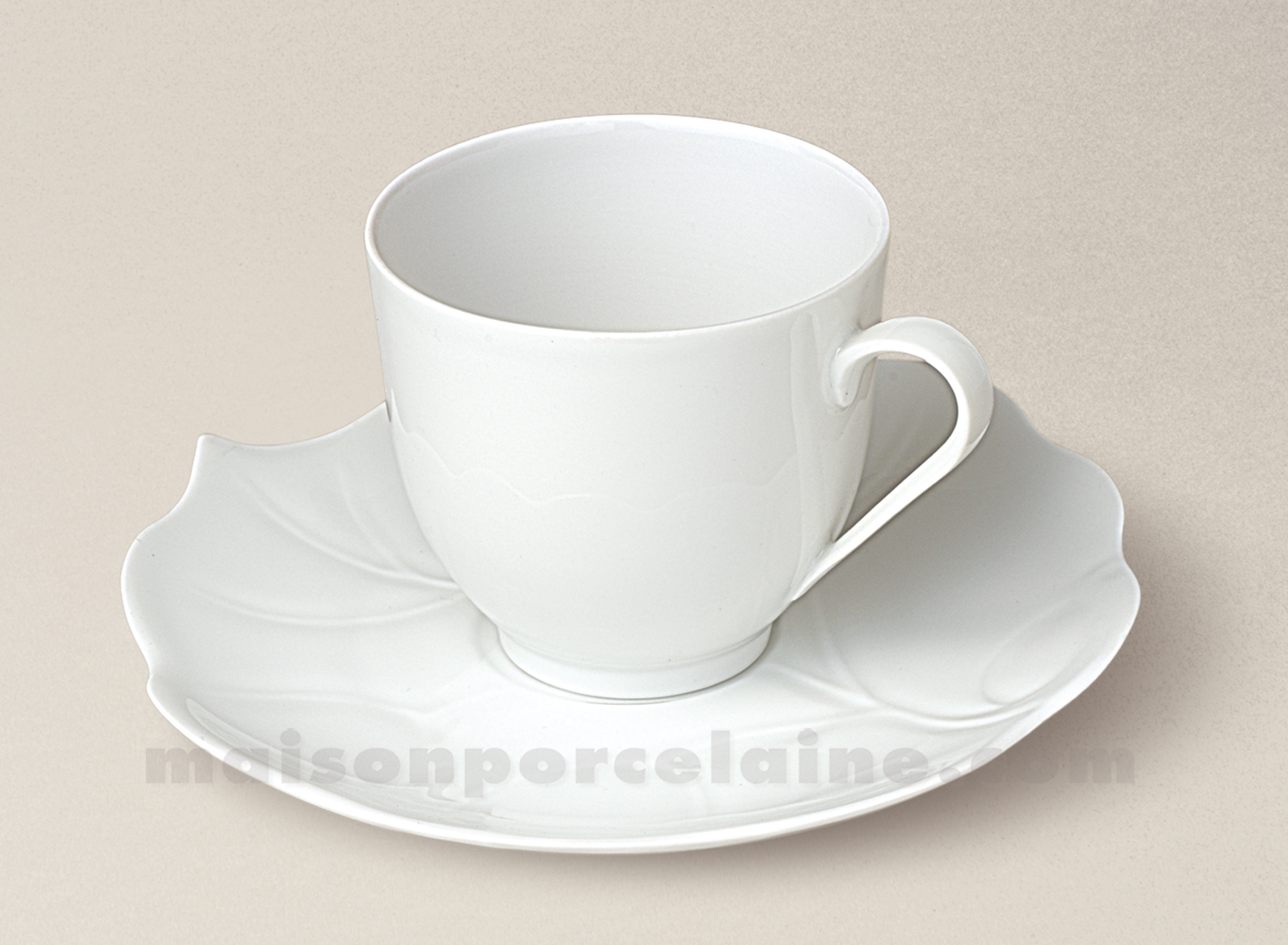 TASSE CAFE BOULE +SOUCOUPE PORCELAINE BLANCHE LIMOGES FEUILLE BRYONE