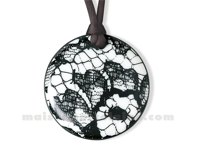 NECKLACE DENTELLES ROUND D 6.5CM