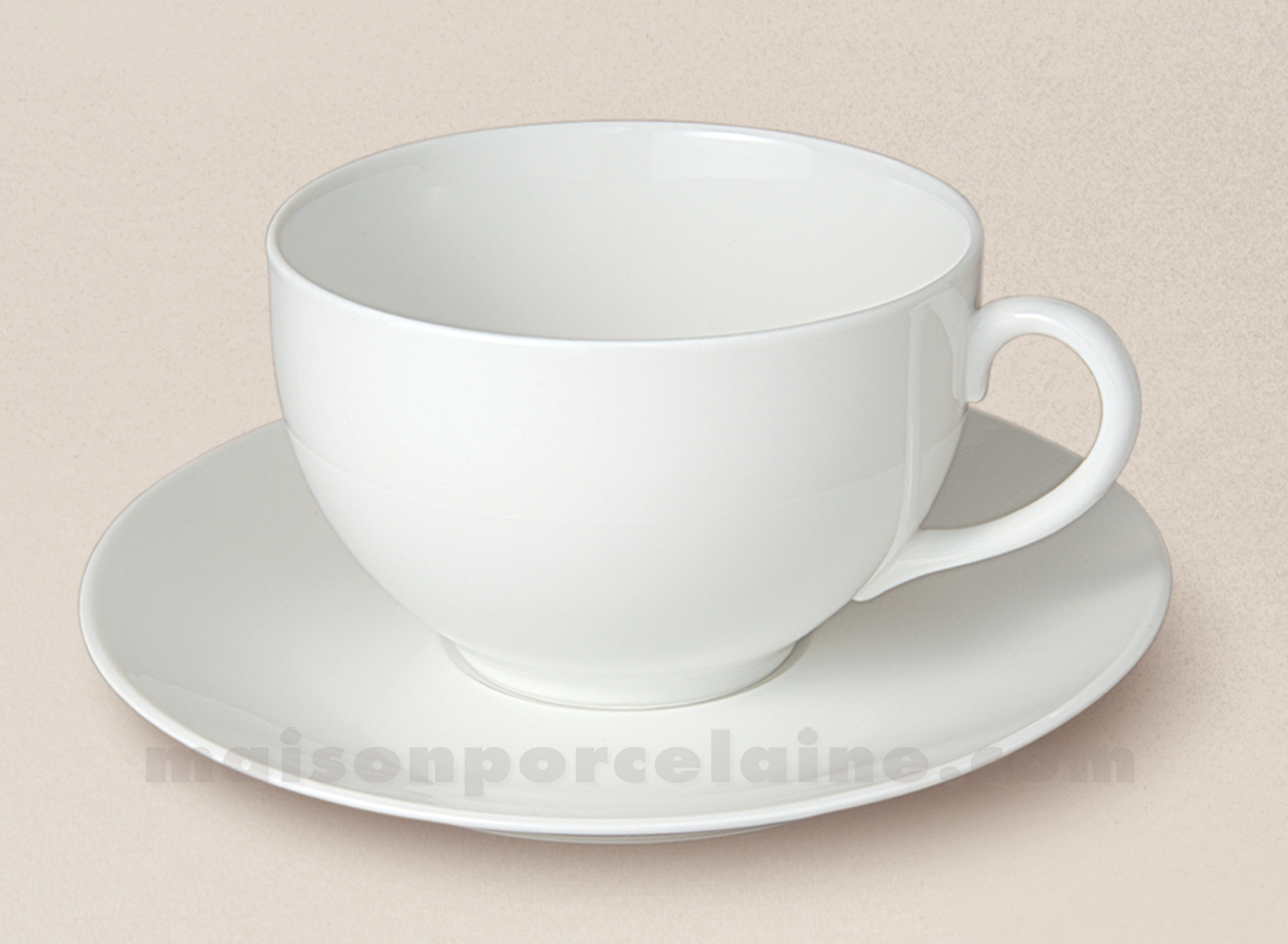 Tasse à café et thé en porcelaine et service de petit-déjeuner