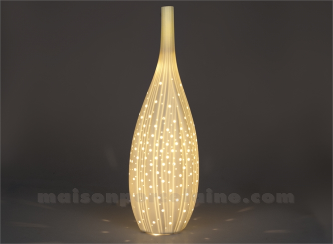 LAMPE BISCUIT PORCELAINE - ALLONGEE STRIEE GM D16.3 H52.3CM