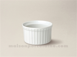 RAMEQUIN PORCELAINE BLANCHE A FOUR 3 TOQUES 9X5 15CL