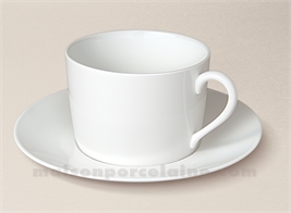 Tasse et soucoupe en porcelaine blanche et dorée